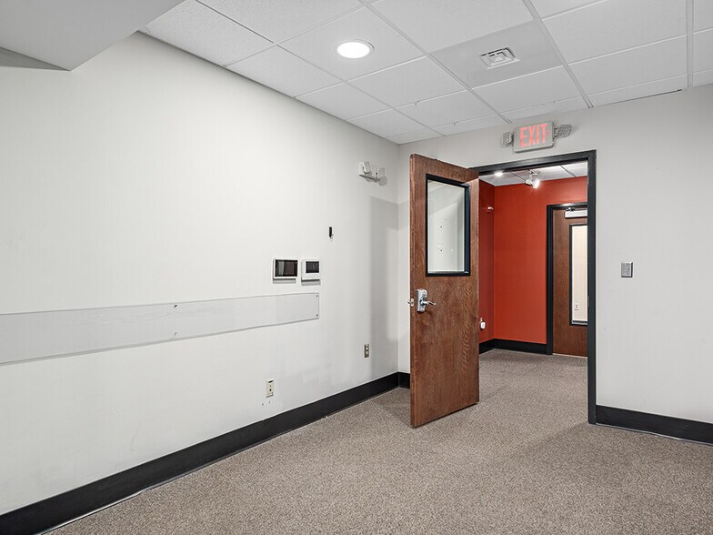 More Photos Of 53 S French Broad Ave, Asheville Medical For Lease