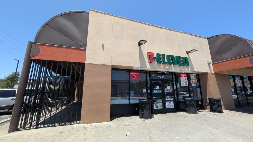 More Photos Of 2214-2222 S Grand Ave, Santa Ana Unknown For Lease