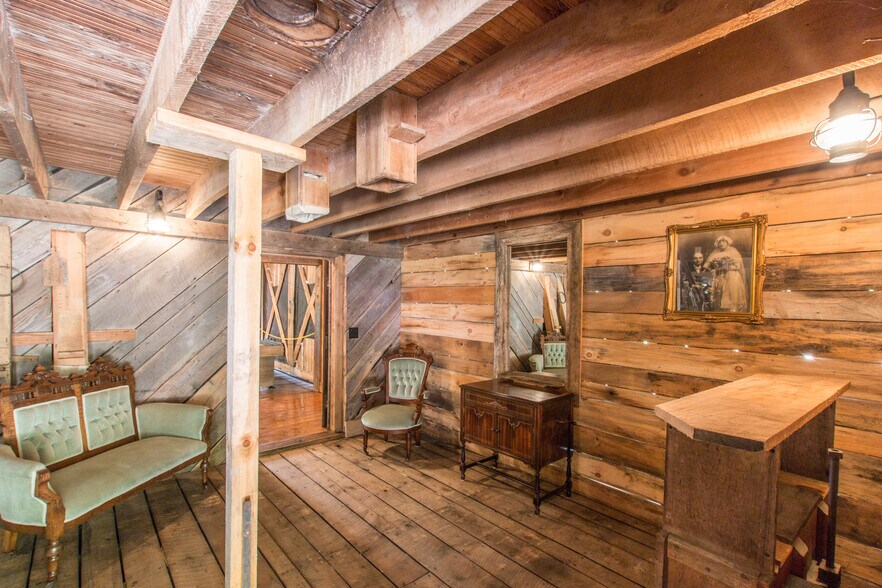 More Photos Of 21405 Parks Mill Rd, Abingdon Lodge Meeting Hall For Sale