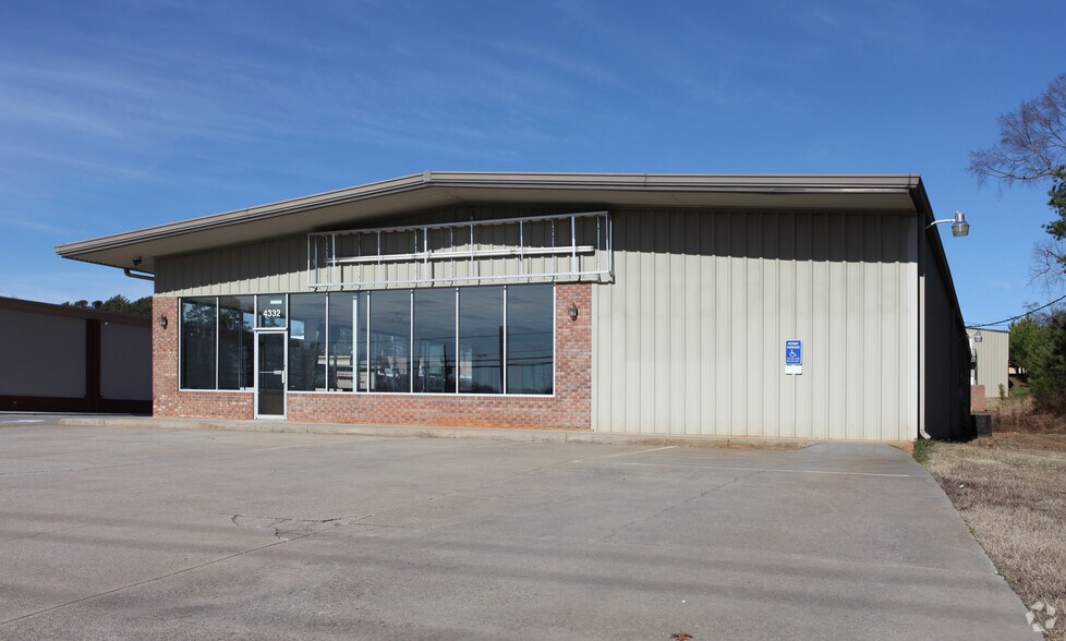 More Photos Of 4332 Mundy Mill Rd, Oakwood Freestanding For Sale