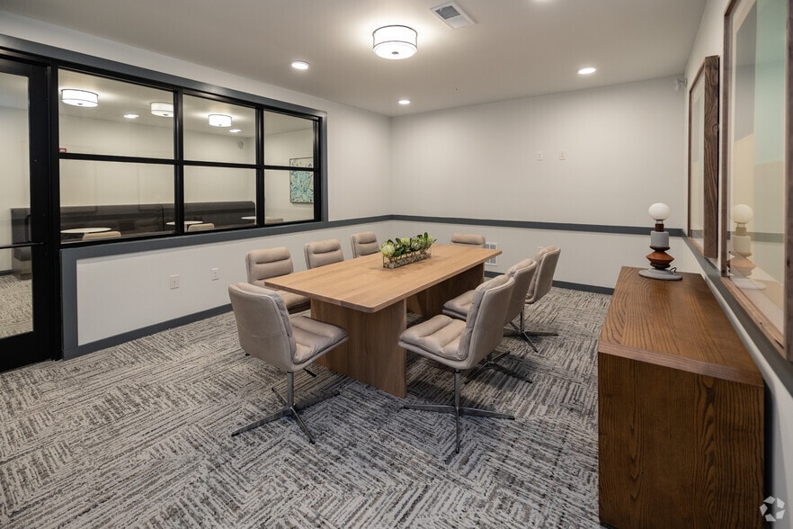 More Photos Of 1148 N Main St, Jacksonville Apartments For Lease