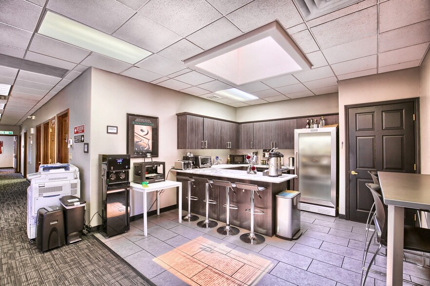 More Photos Of 317 S 6th St, Las Vegas Office For Sale