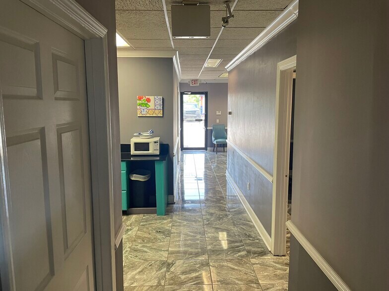 More Photos Of 295 Racetrack Rd, McDonough Flex For Sale