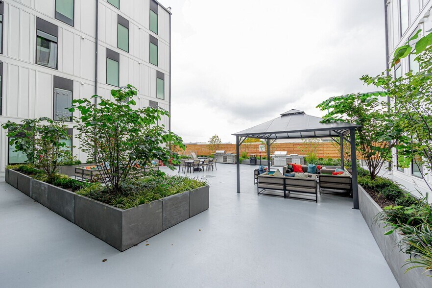 More Photos Of 366 E Broad St, Columbus Apartments For Lease