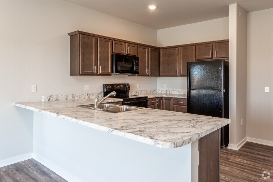 More Photos Of 2135 Edgewood Dr, Webster City Apartments For Sale