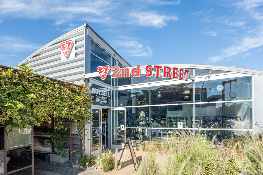 More Photos Of 2937 Bristol St, Costa Mesa Unknown For Lease