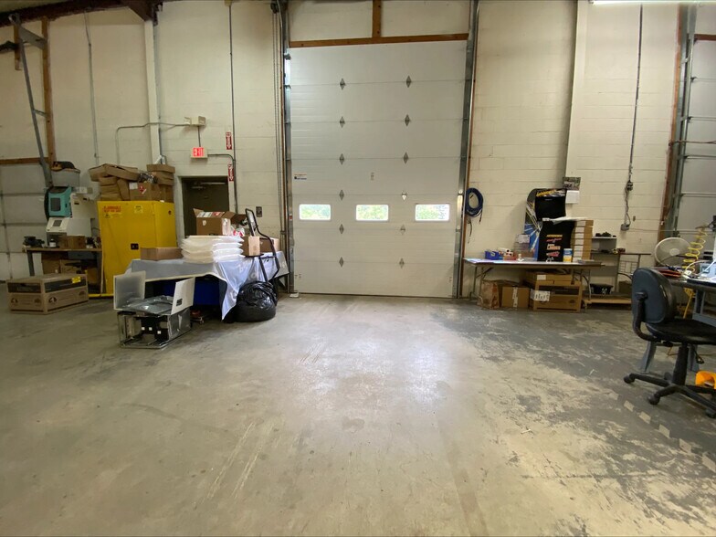 More Photos Of 29 Kripes Rd, East Granby Light Manufacturing For Lease
