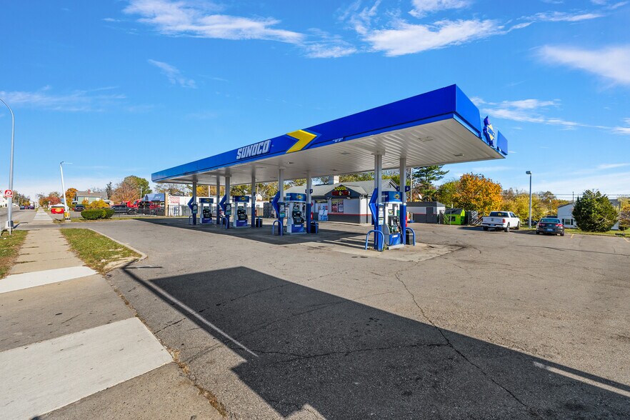 More Photos Of 186 N Gratiot Ave, Mount Clemens Service Station For Sale