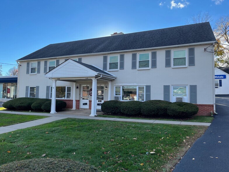 Primary Photo Of 114-116 W King St, Malvern Medical For Lease
