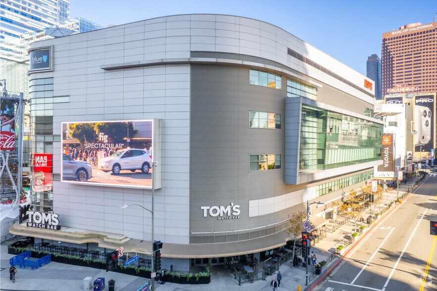 More Photos Of 1011 S Figueroa St, Los Angeles Office For Lease