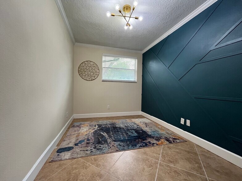 More Photos Of 5009 N Central Ave, Tampa Office For Lease