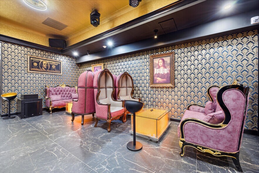 More Photos Of 2154 Bridge St, Philadelphia General Retail For Sale