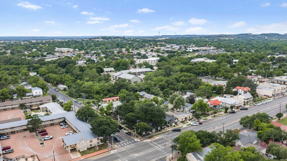 More Photos Of 425 E Main St, Fredericksburg Restaurant For Sale