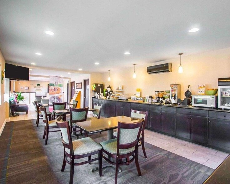 More Photos Of 13201 Kessler Rd, Cairo Hotel For Sale