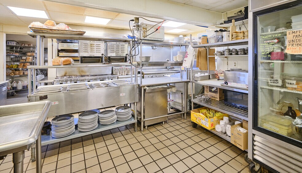 More Photos Of 6705 Easton Rd, Pipersville General Retail For Sale