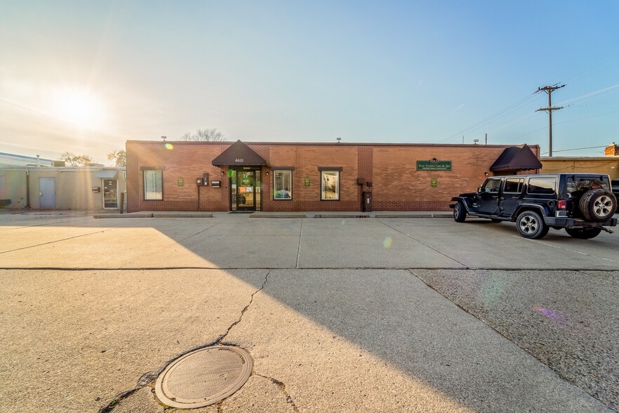 More Photos Of 4615-4621 S Wayne Rd, Wayne Storefront For Sale