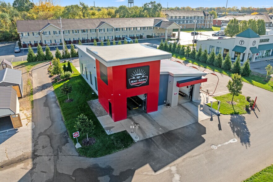 More Photos Of 655 S US Highway 131, Three Rivers General Retail For Sale