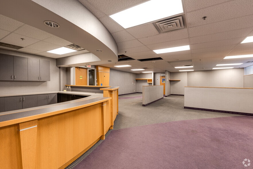 More Photos Of 17 Exchange St W, Saint Paul Medical For Sale