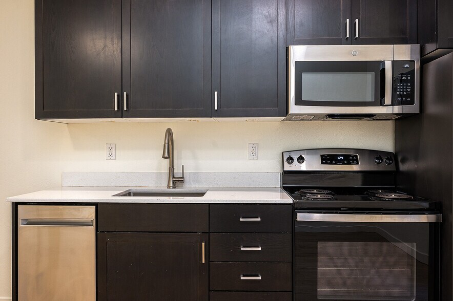 More Photos Of 330 NE Dekum St, Portland Apartments For Sale