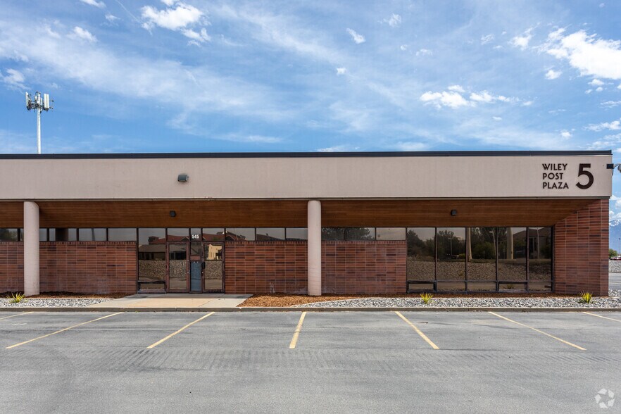 More Photos Of 150-180 N Wright Brothers Dr, Salt Lake City Research And Development For Lease