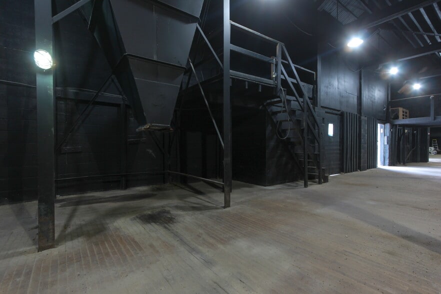 More Photos Of 36 Walnut St, Thurmont Warehouse For Lease