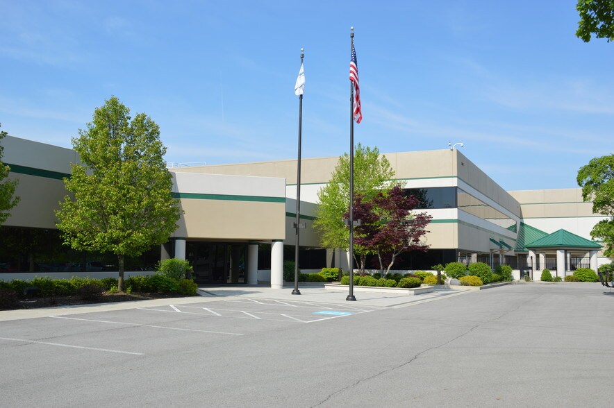 Primary Photo Of 1 Hunter Pl, Bellefontaine Distribution For Lease
