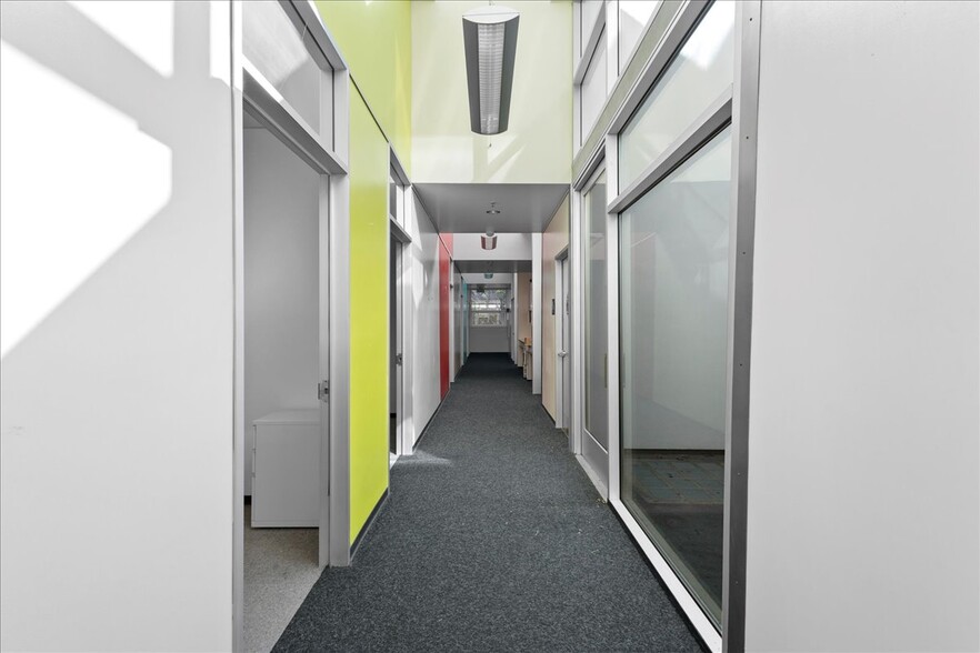 More Photos Of 482 W MacArthur Blvd, Oakland Medical For Sale