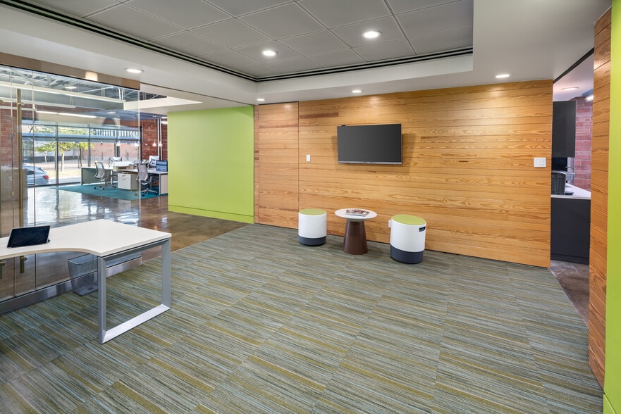 More Photos Of 127 Pittsburg St, Dallas Loft Creative Space For Lease