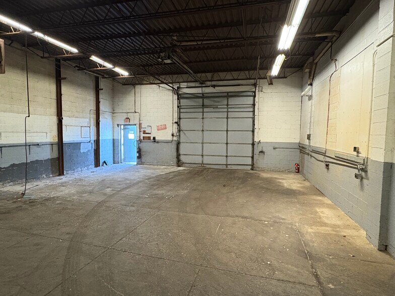 More Photos Of 955 Military Rd, Buffalo Manufacturing For Lease