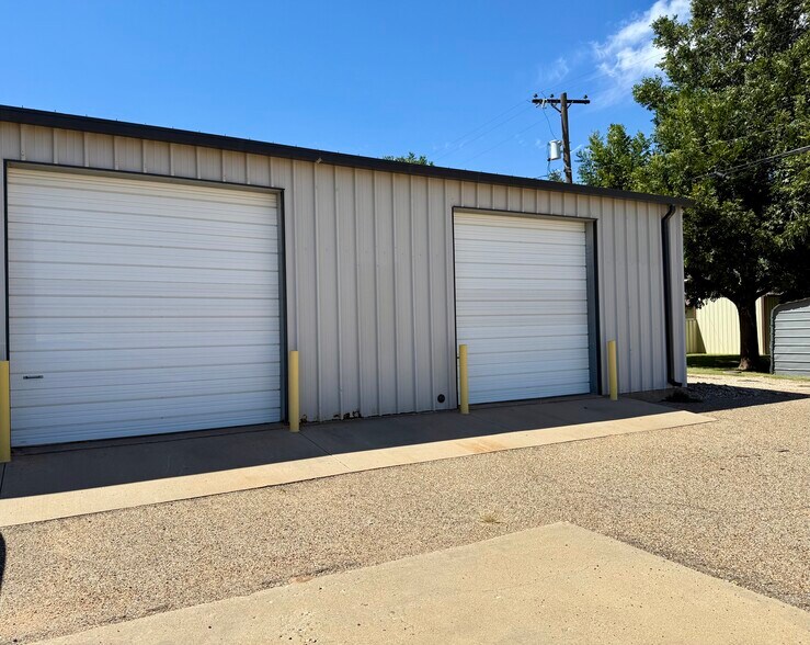 More Photos Of 305 N 9th St, Slaton Service Station For Sale