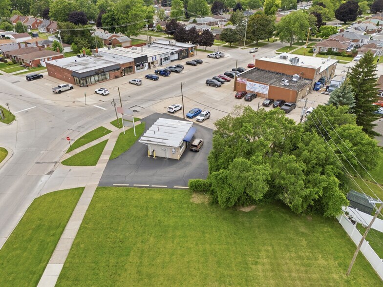 More Photos Of 14650 Champaign Rd, Allen Park General Retail For Sale