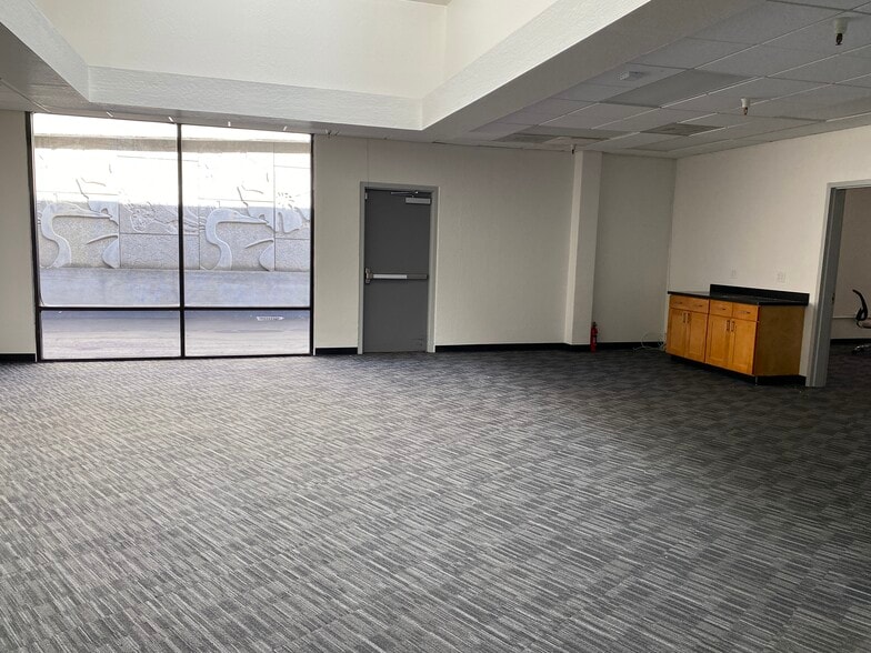 More Photos Of 970 Terra Bella Ave, Mountain View Research And Development For Lease