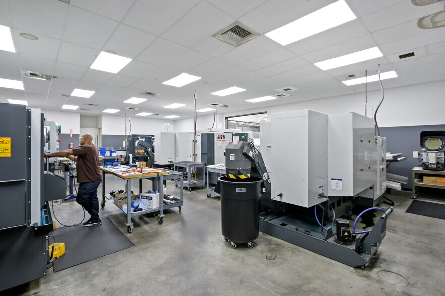 More Photos Of 4900 E Hunter Ave, Anaheim Manufacturing For Sale