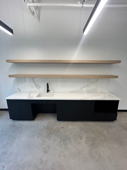 More Photos Of 4621 Ross Ave, Dallas Office For Lease