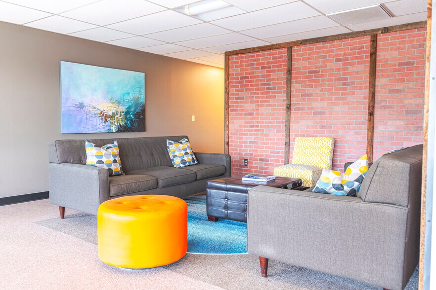 More Photos Of 7414 NE Hazel Dell Ave, Vancouver Office For Sale
