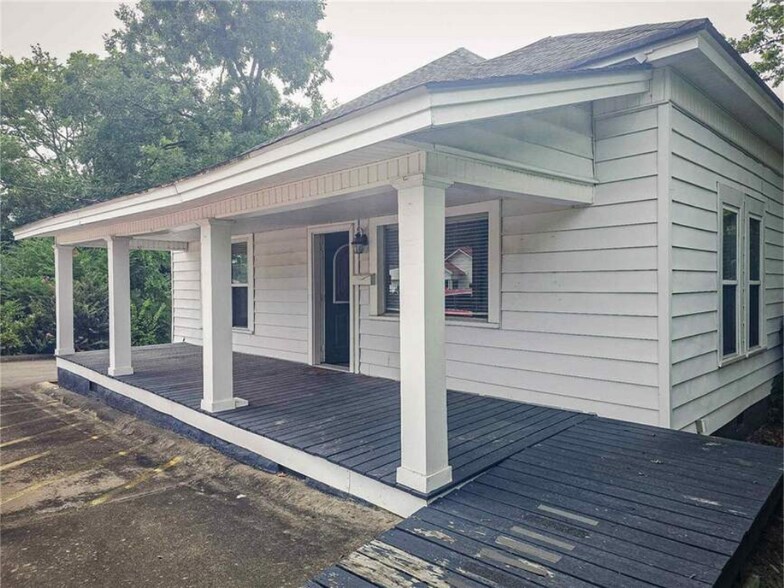 More Photos Of 1301 W Main St, Clarksville Office For Sale