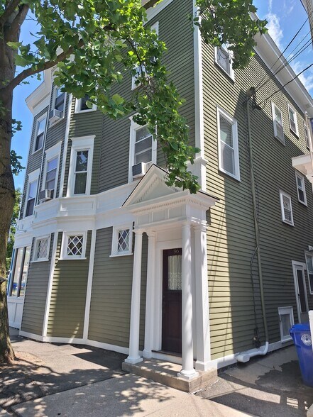 More Photos Of 96 Franklin St, Brookline Storefront Retail Residential For Sale