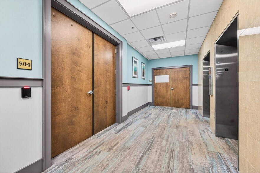 More Photos Of 930 S Harbor City Blvd SW, Melbourne Office For Sale