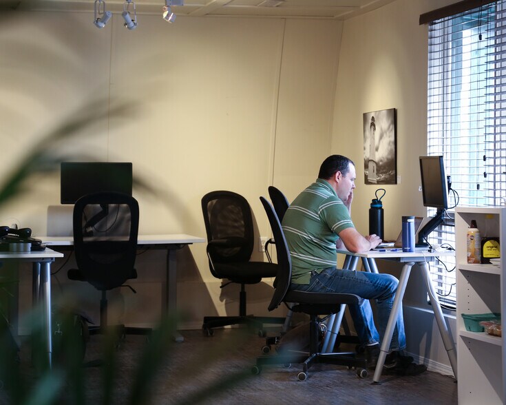 More Photos Of 225 Railway St E, Cochrane Coworking Space