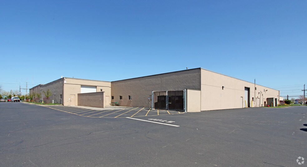 More Photos Of 3111 Winton Rd S, Rochester Office For Sale