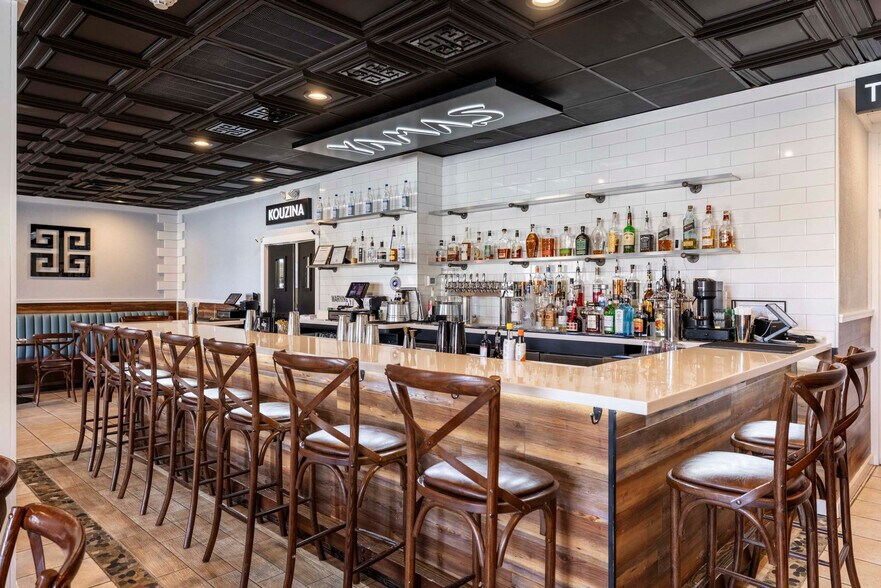 More Photos Of 7588 N Broadway, Red Hook Specialty For Sale