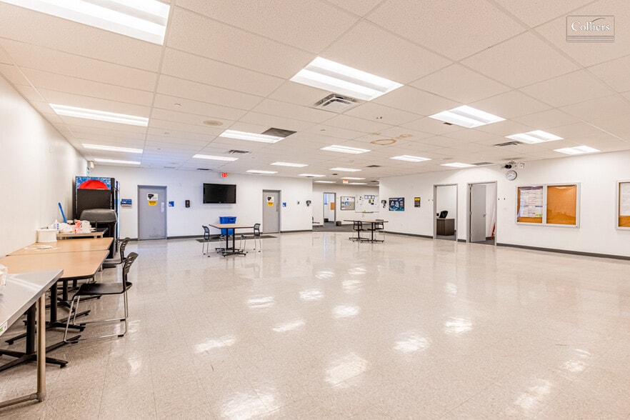 More Photos Of 100 Sagamore Hill Rd, Pittsburgh Manufacturing For Sale