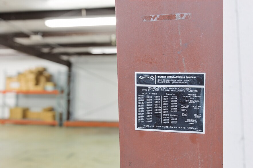 More Photos Of 1138 State St, Green Bay Warehouse For Sale