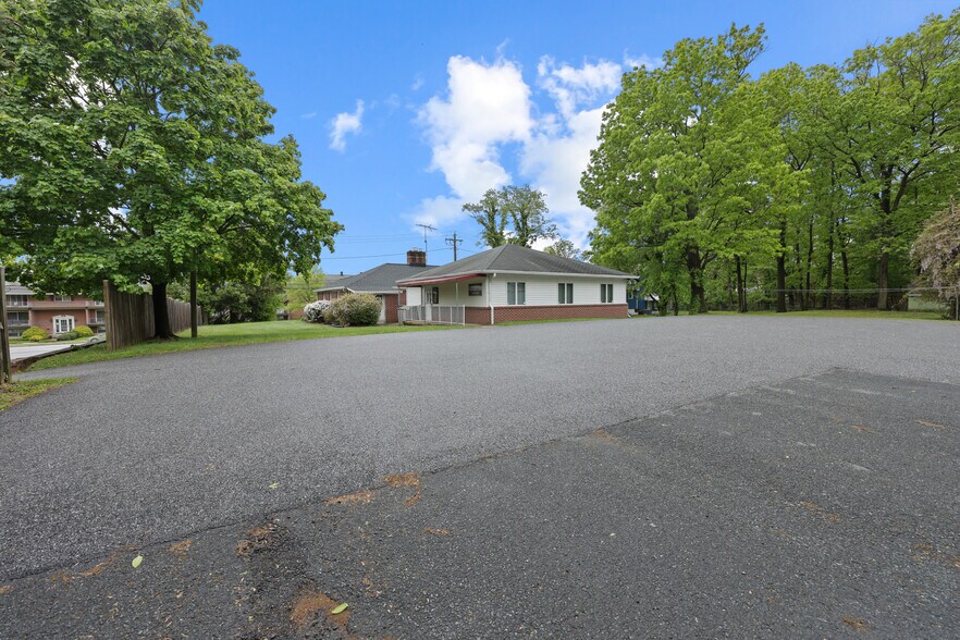 More Photos Of 3904 E Joppa Rd, Nottingham Flex For Sale