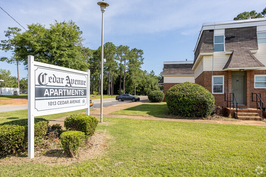 More Photos Of 1013 Cedar Ave, Albany Apartments For Sale