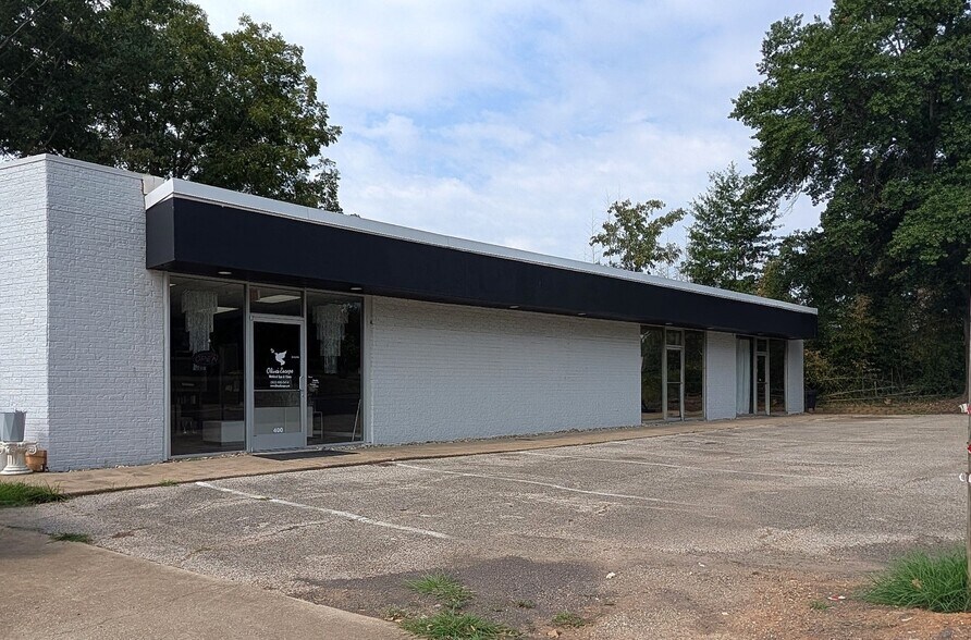 More Photos Of 400 W Methvin St, Longview Office For Sale