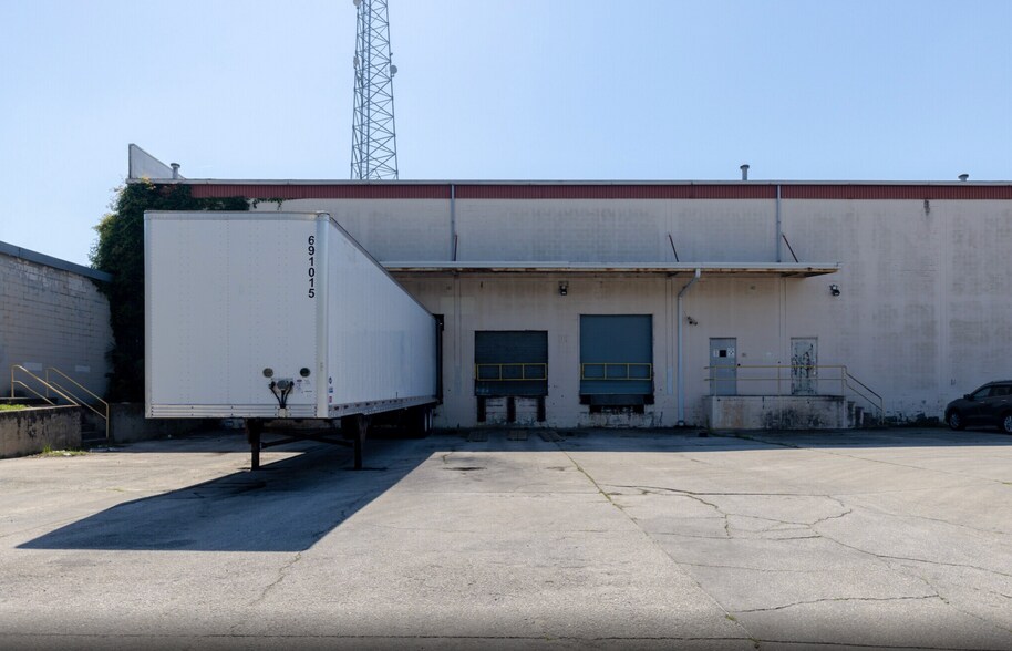 More Photos Of 42 Ross Rd, Savannah Warehouse For Sale