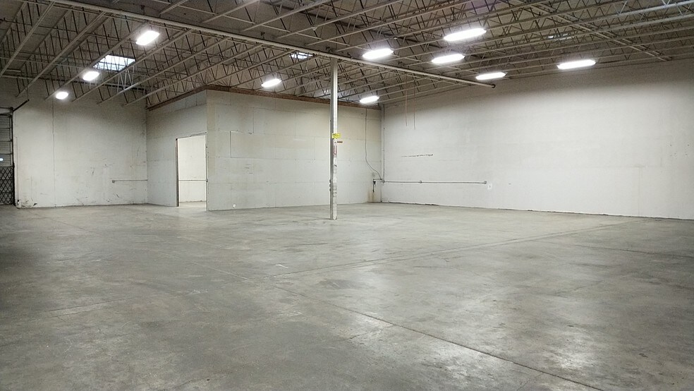More Photos Of 910 W 11th St, Vancouver Warehouse For Lease