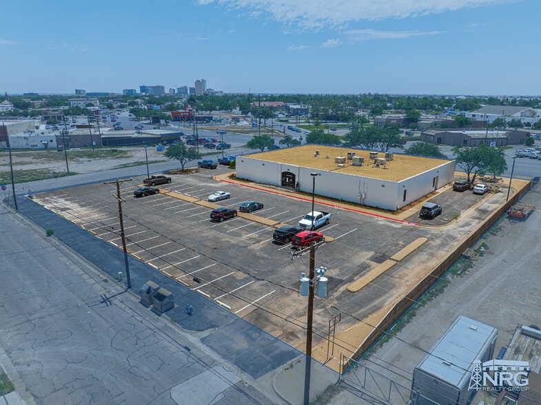 More Photos Of 2402 W Wall St, Midland Medical For Lease