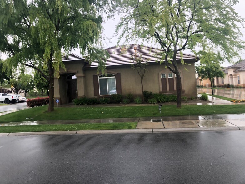 More Photos Of 8400 White Rock Dr, Bakersfield Apartments For Sale